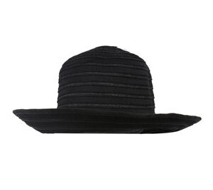 black-striped-foldable-hat