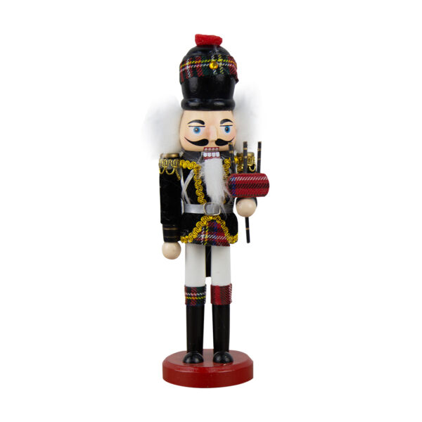 Nutcracker-with-Black-Suit-and-Bagpipe